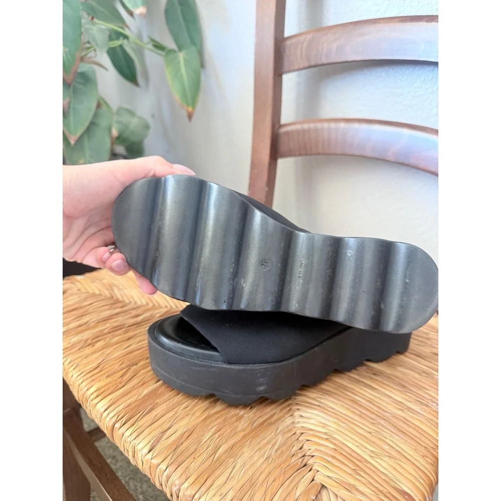 Donald Pliner Black Stretch Fabric Platform Slide Sandals Scalloped Sole Italy